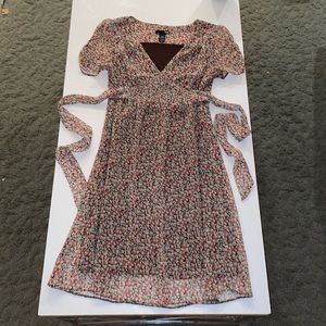 💖Bundle It!💖 Red, Orange, Brown Floral Short Sleeve Dress from H&M